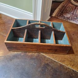 VINTAGE WOODEN CADDY