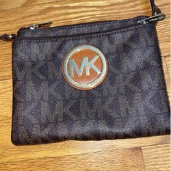 Micheal Kors Crossbody 