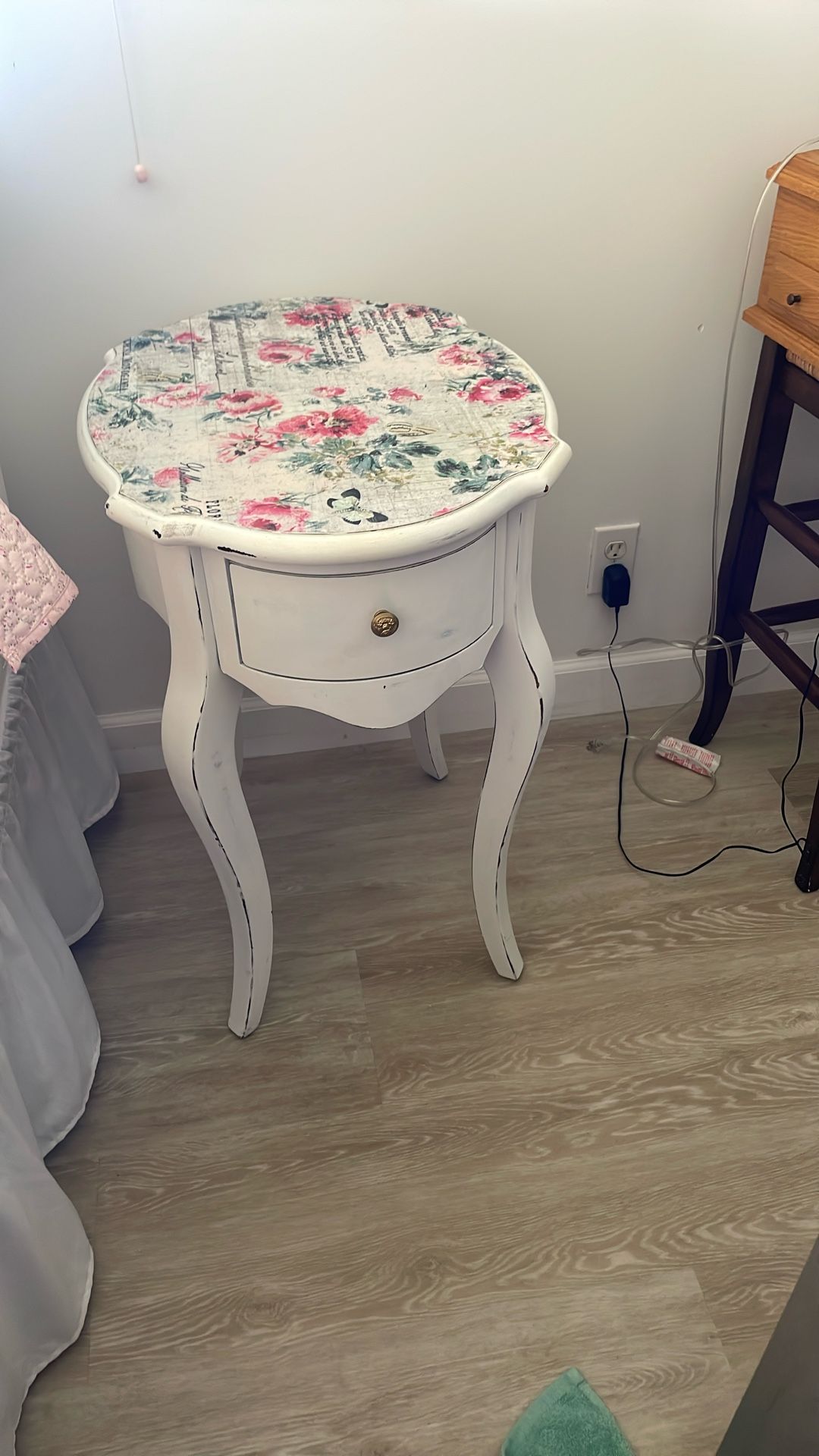 Accent Table/night Stand/end Table