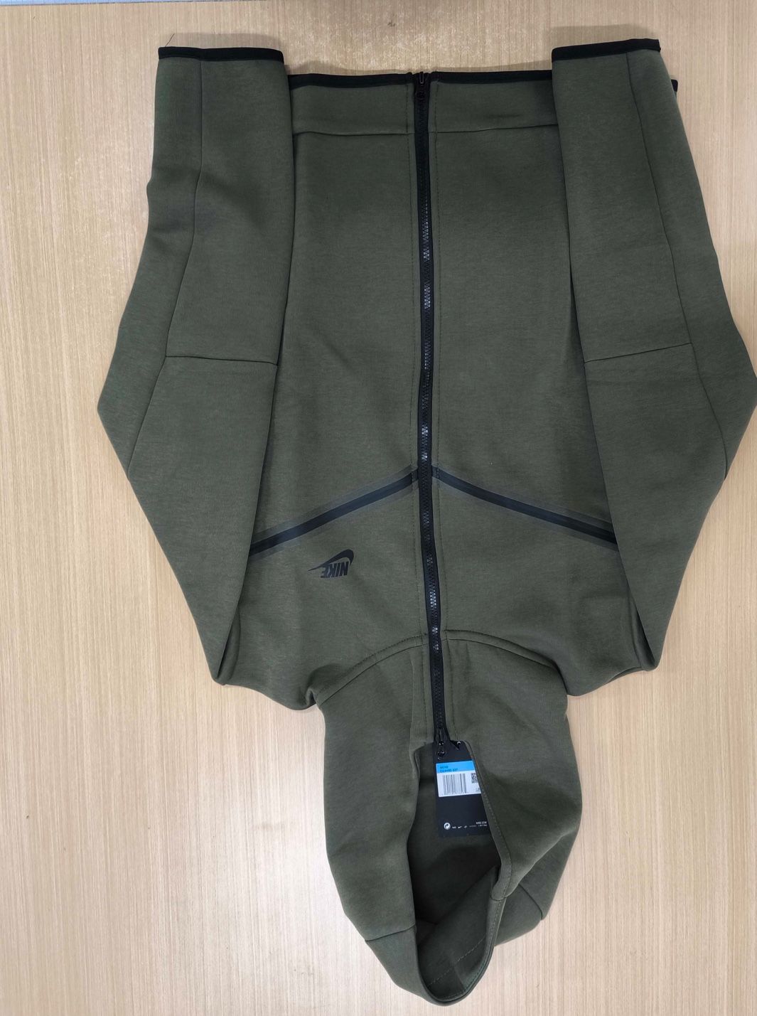 Brand New Nike Tech Green With Tags Size M