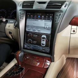 Lexus ls460L Tesla Screen Apple CarPlay