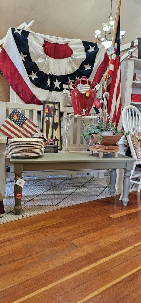 Green farmhouse bench 💚