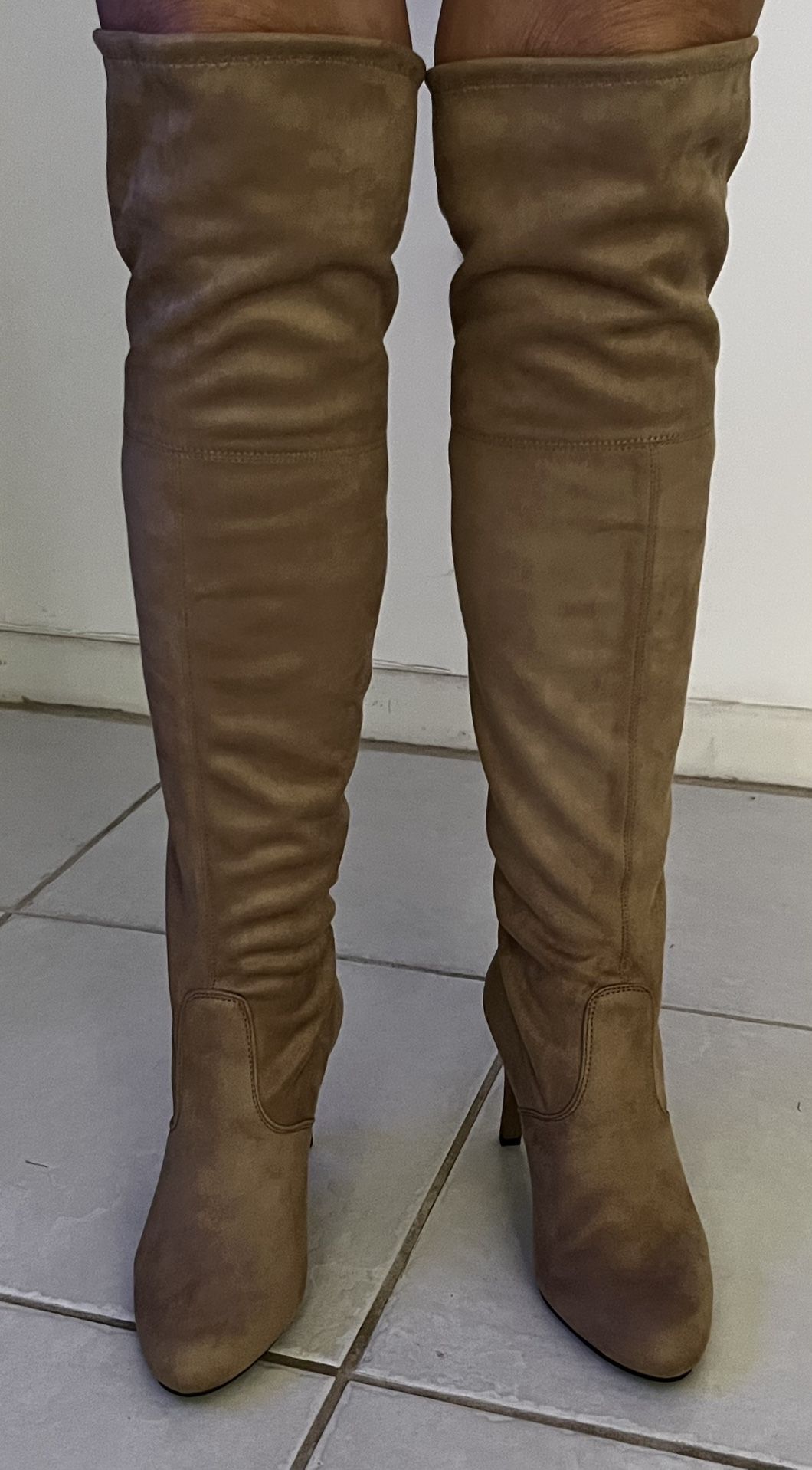 Women’s Suede Boots