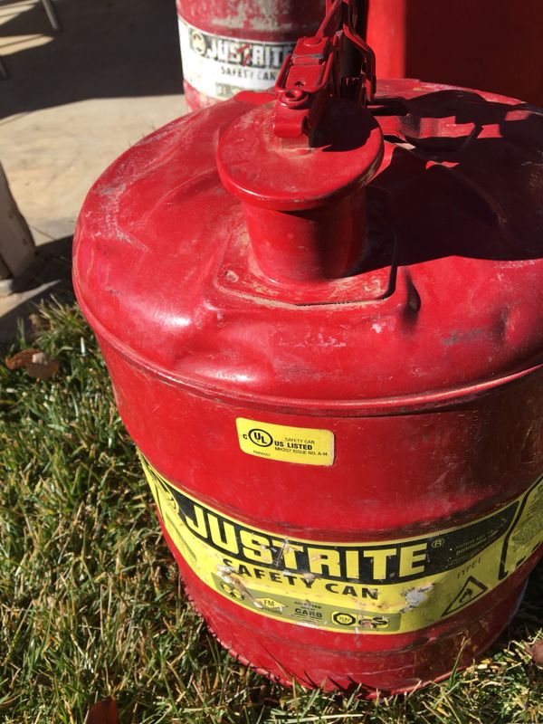 JustRite 5 gallon safety gas cans. for Sale in Phoenix, AZ OfferUp