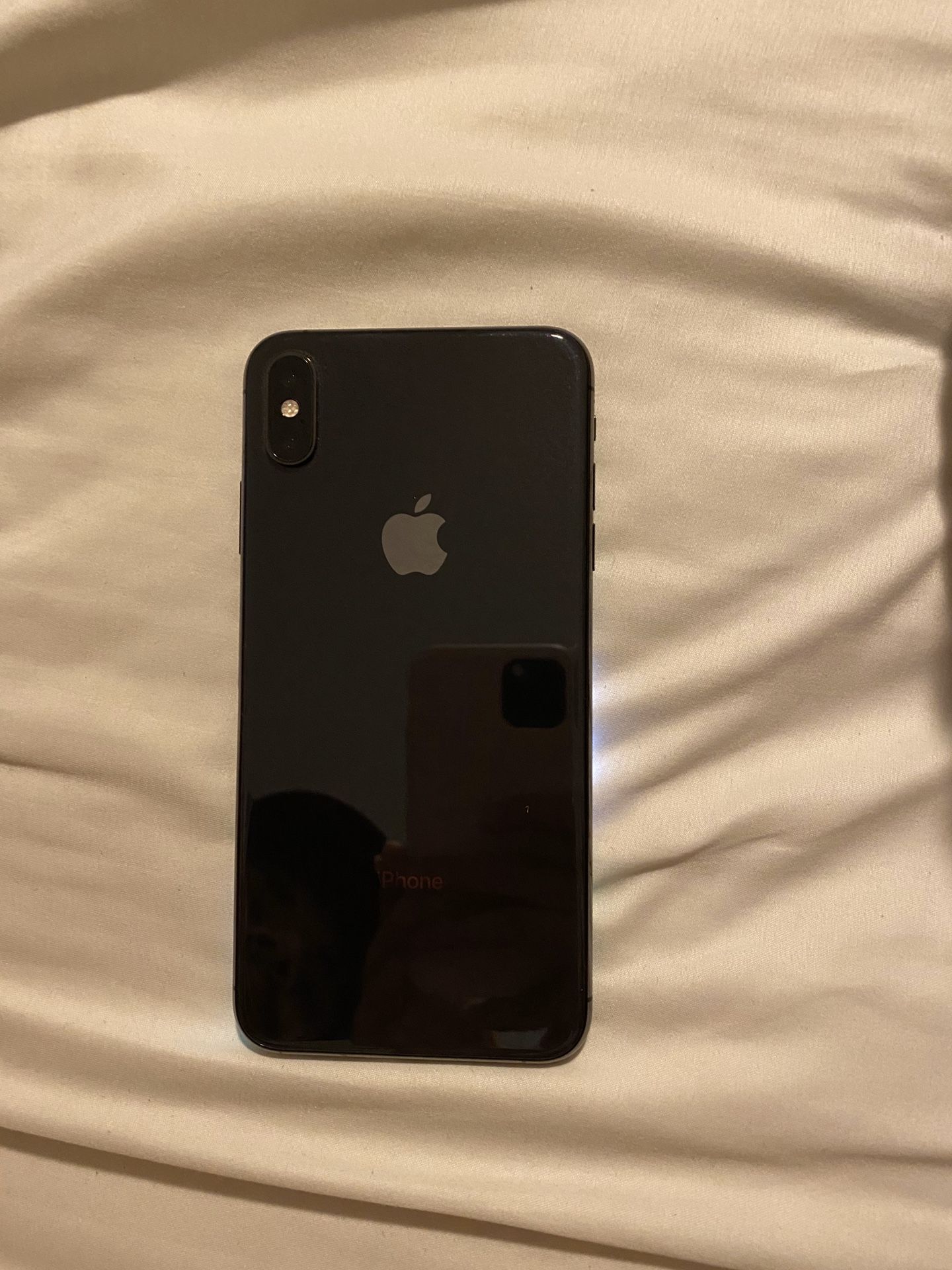 iPhone XS Max AT&T 256GB Space gray $670