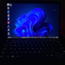 Surface Pro 9 12th Gen I7 2.6 GHz 16GB RAM 256GB With keyboard+ Slim pen +Case