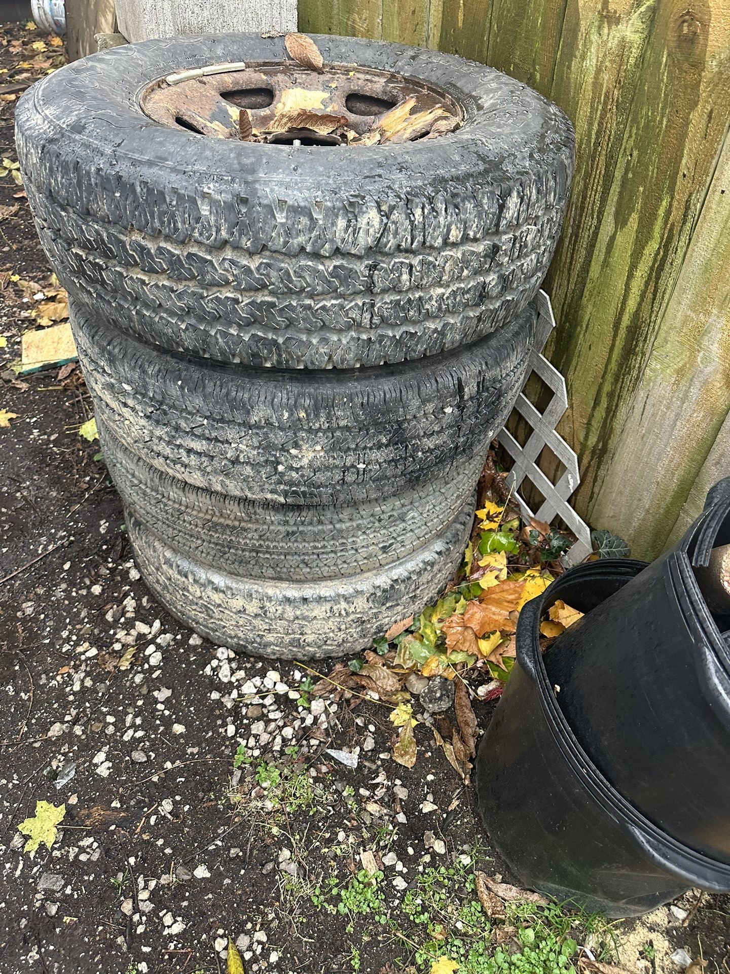 Firestone 245/75R16