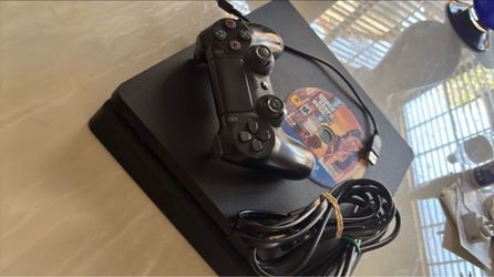 Ps 4 super good one controller with GTA disc