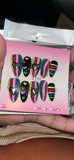 nails