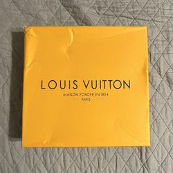 Louis Vitton Messenger Bag