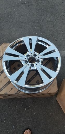 17 18 2017 2018 MERCEDES BENZ C300 C 300 19 19" 19INCH INCH 19x8.5 RIM CHROME OEM A2054012800