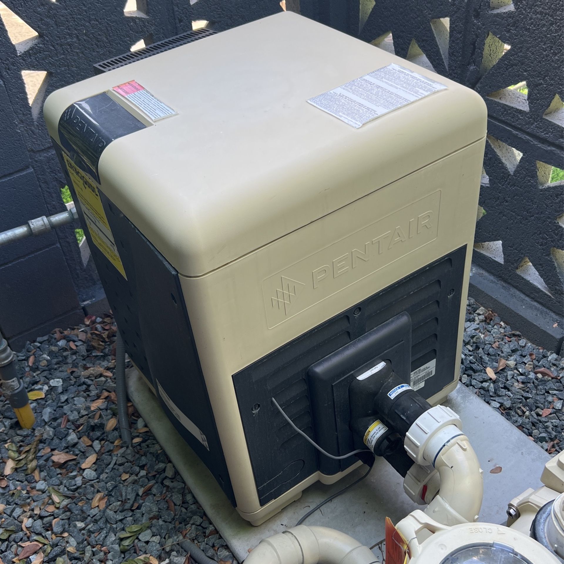 Pentair Mastertemp 400 Gas pool heater for Sale in Palm Springs, CA