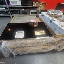 Final Sale Thermador 36 Inch Electric Cooktop  CET366YB