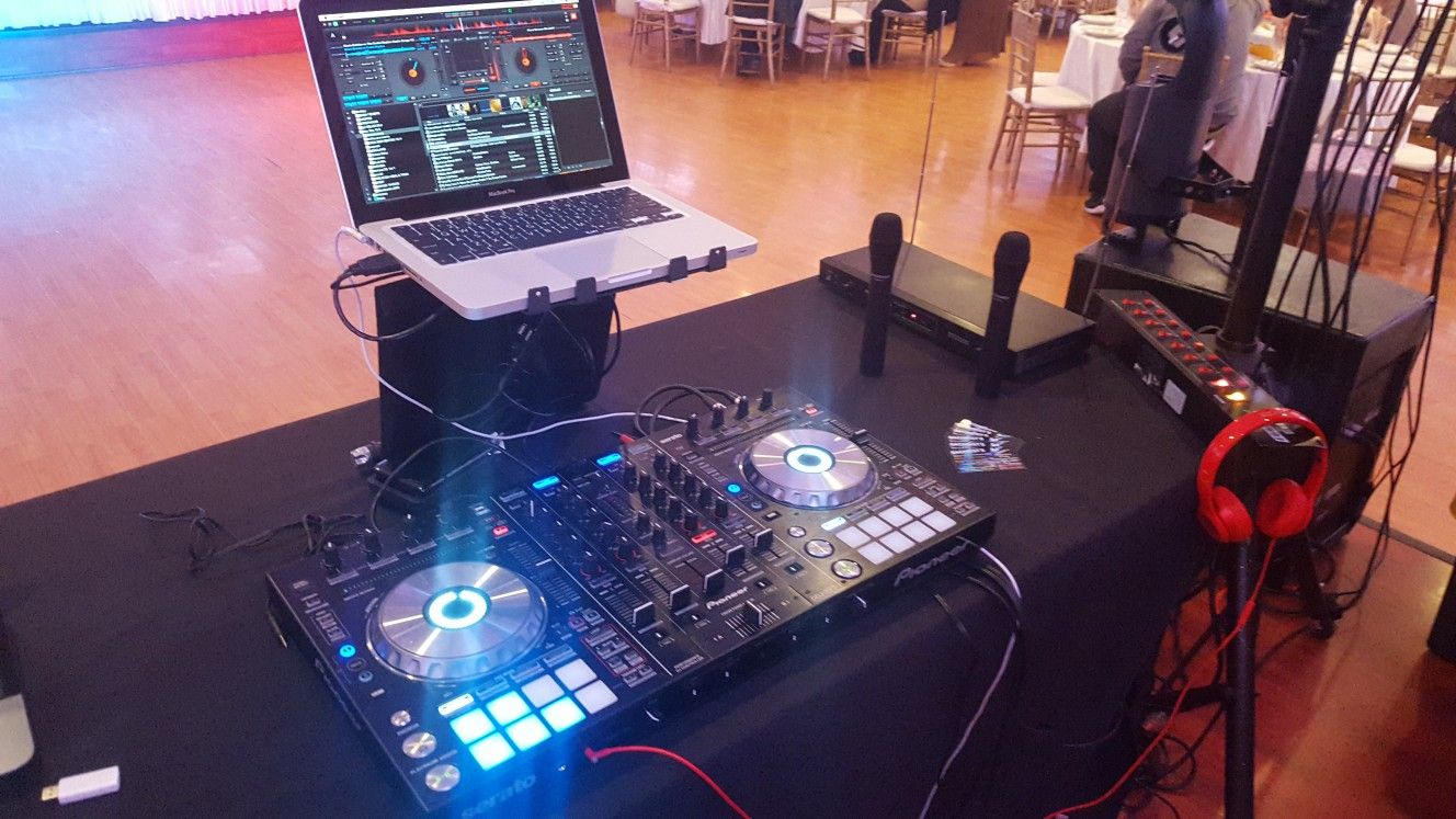 Dj equipment