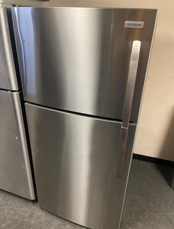Deal: Frigidaire Stainless Top-Freezer — clean & ready to go