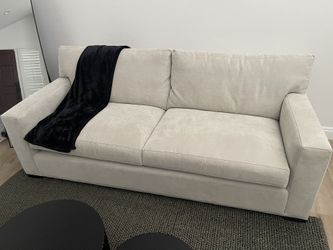 Crate & Barrel Axis Classic 76" Sofa