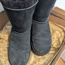 Woman's Black Bailey Bow Boots Black Size 6