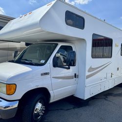 2007 majestic 29ft class C sleeps 8 must see clean title ford V10