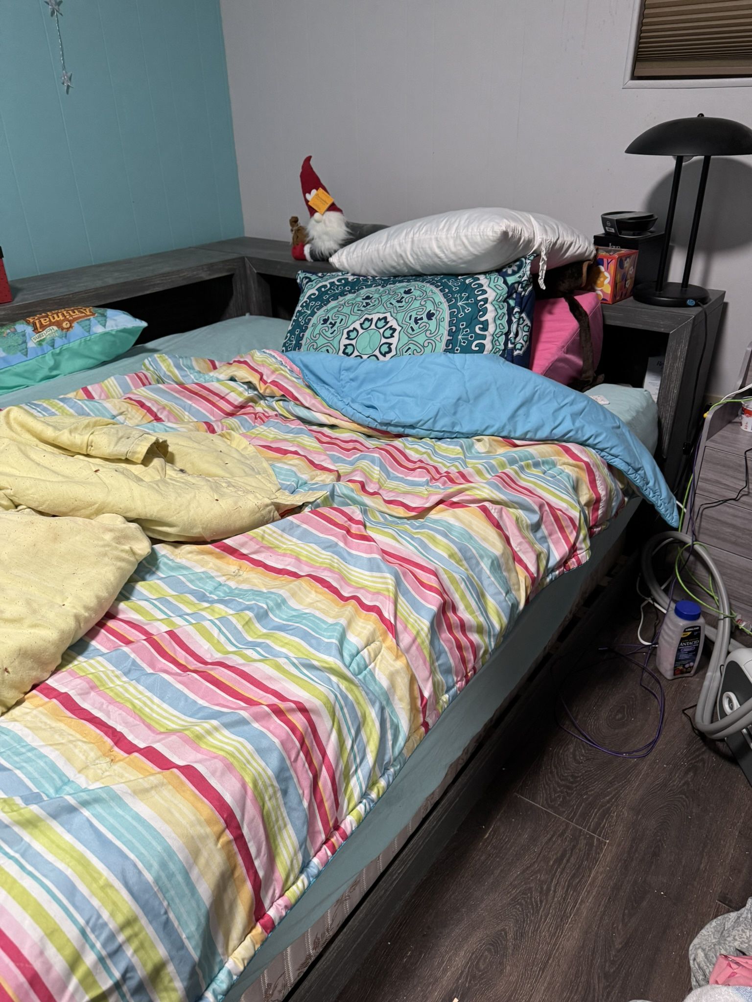 L Shaped Queen Bed