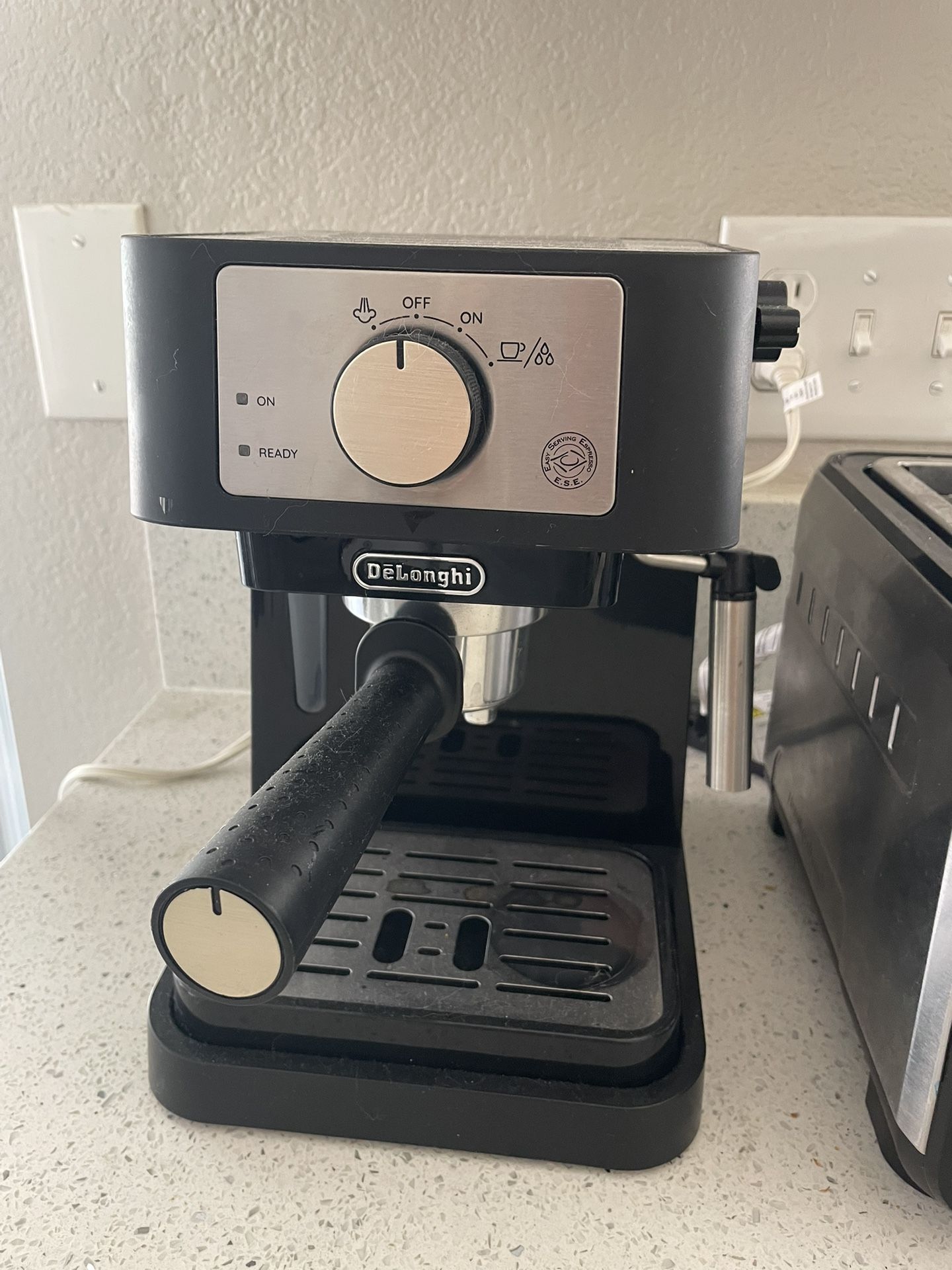 Delognhi Stilosa Espresso Machine