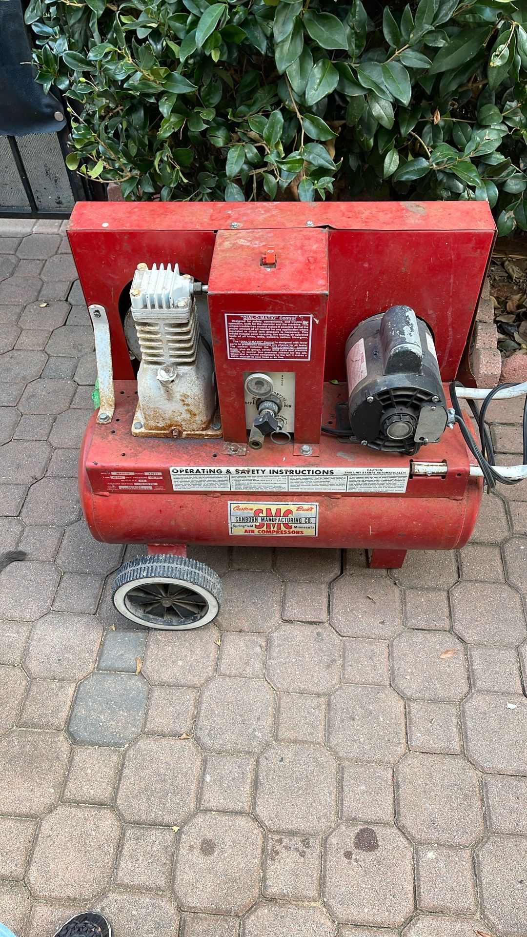 Vintage SANBORN Air Compressor 1/2HP 10 Gallon 34A50-10