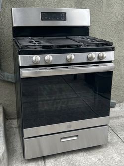 GE 5 burner Stove w Griddle