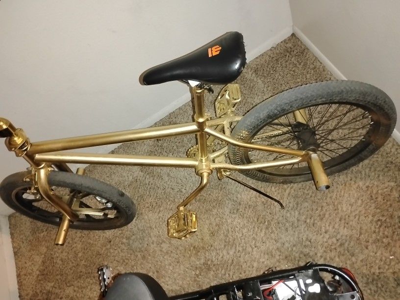 BMX Bike Gold Mongoose