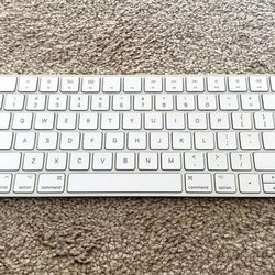 Apple Magic Keyboard 2 Bluetooth Wireless A1644, Rechargeable