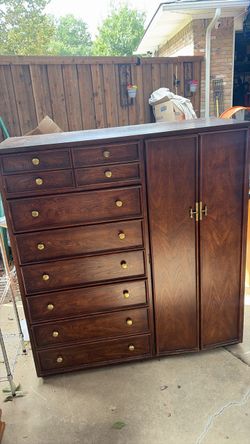 Dresser