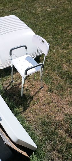 Adult shower chair good condition $8