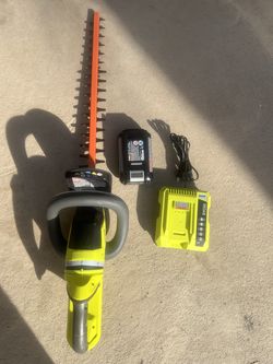 RYOBI Hedge trimmer 24in -40 volt battery