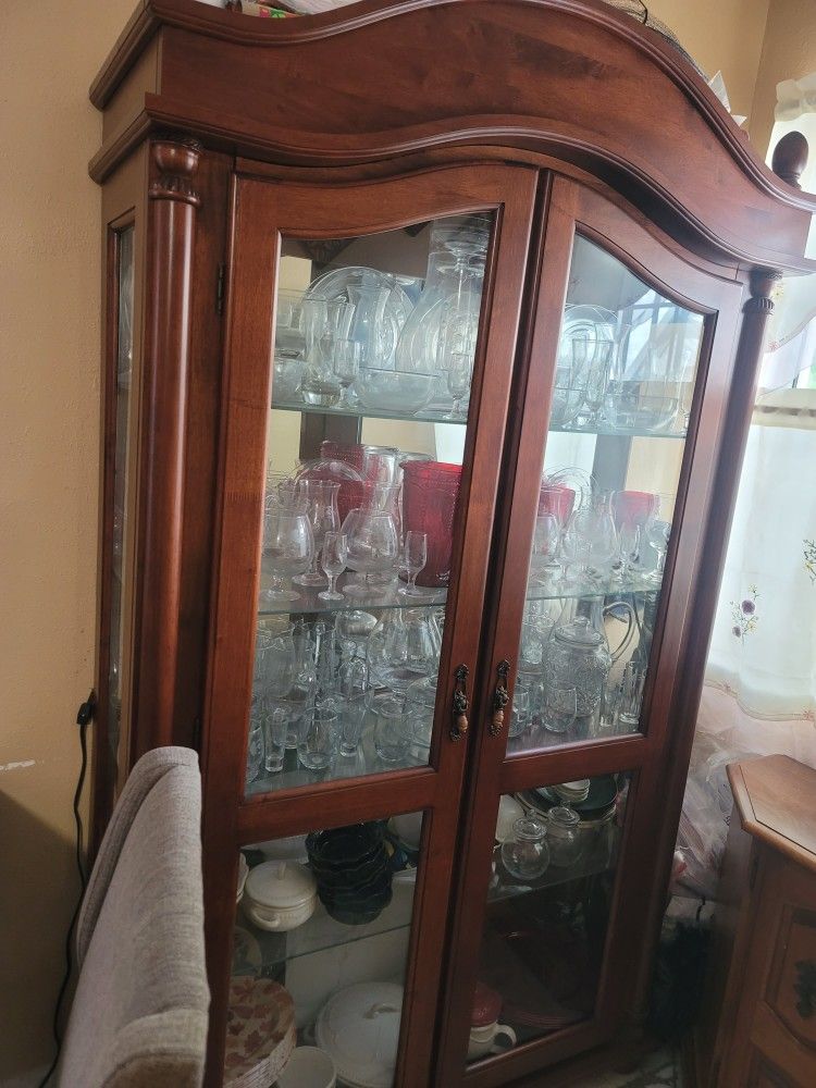 Chinero De Madera Y Vidrio