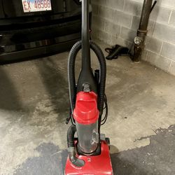Dirt Devil Multi-Surface+ Upright Bagless Vacuum Cleaner for Carpet and Hard Floor, Powerful, Lightweight, Corded Vacuum Cleaners for Home Use