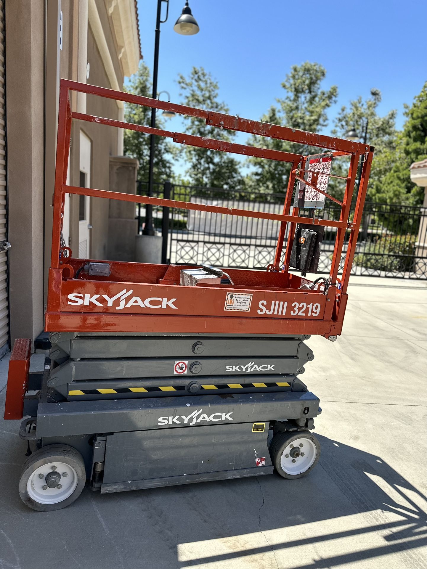 Scissor Lifts & Equipment Trailer for Sale in Las Vegas, NV OfferUp