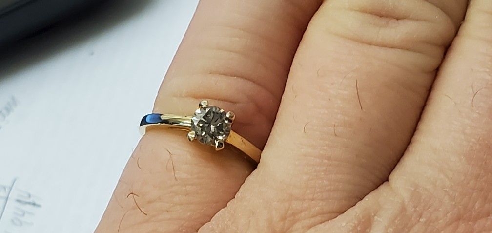 Genuine Diamond 1/2carat Round In 14kt Gold Ring
