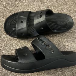 Women’s Croc Size 8
