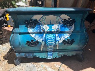 Elephant dresser