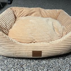 Dog bed 