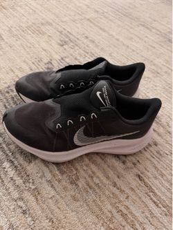 Women’s airmax zoom black and white
