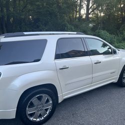 2013 GMC Acadia Denali 