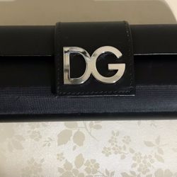 Dolce and gabbana sunglasses case 