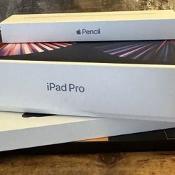 Apple iPad Pro 5th Gen 256GB Wi-Fi 12.9 Bundle Magic Keyboard Pencil EXC