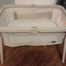 Circo Baby Bassinet Nice! 