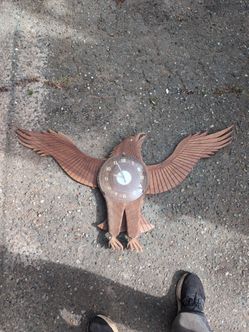 Eagle clock