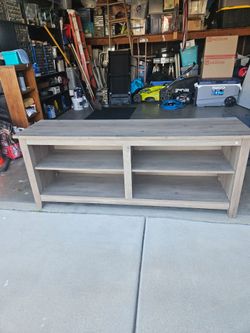 Tv stand table like new