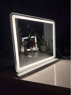 Light up Vanity Mirror - Adjustable LED light