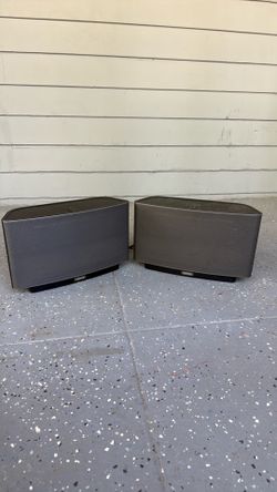 Two Sonos Play:5 (Gen 1) speakers