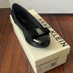 Anne Klein Black Patent Toe Flats size 5