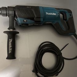 Makita HR2641 1" SDS‑PLUS AVT® Rotary Hammer - Corded
