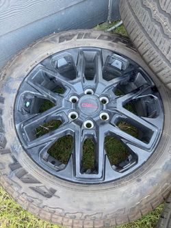 4 Rines + 4 llantas de media vida TRD sport wheels R/20